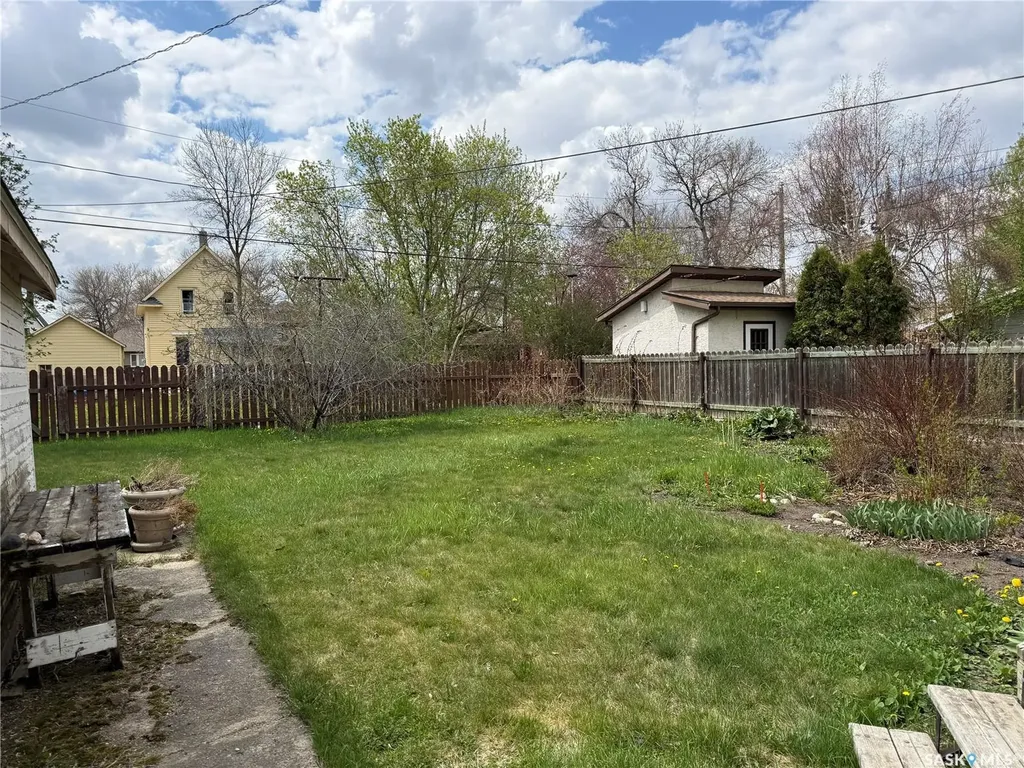 439 Assiniboia Street Weyburn SK S4H 0R5