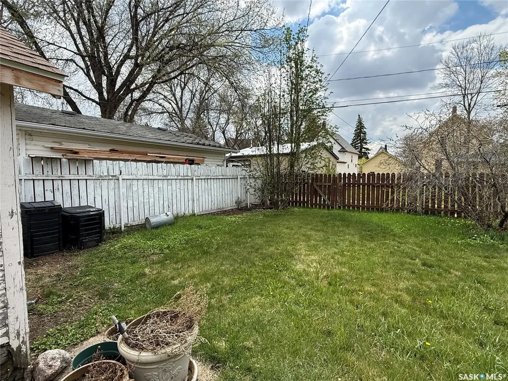439 Assiniboia Street Weyburn SK S4H 0R5