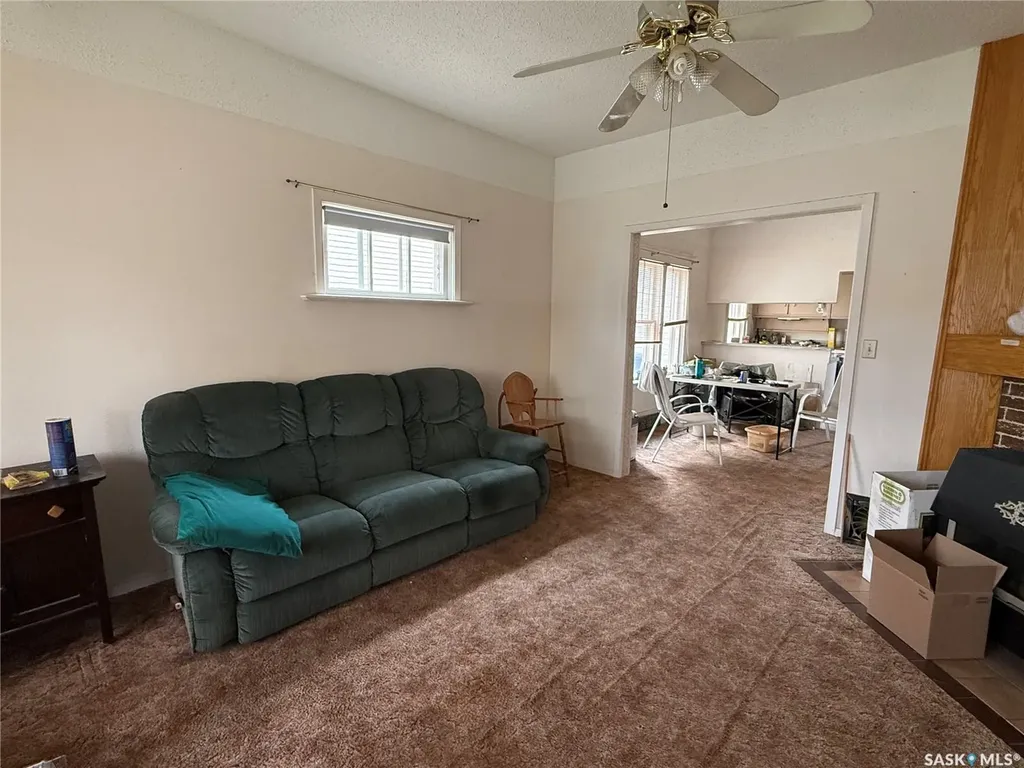 439 Assiniboia Street Weyburn SK S4H 0R5