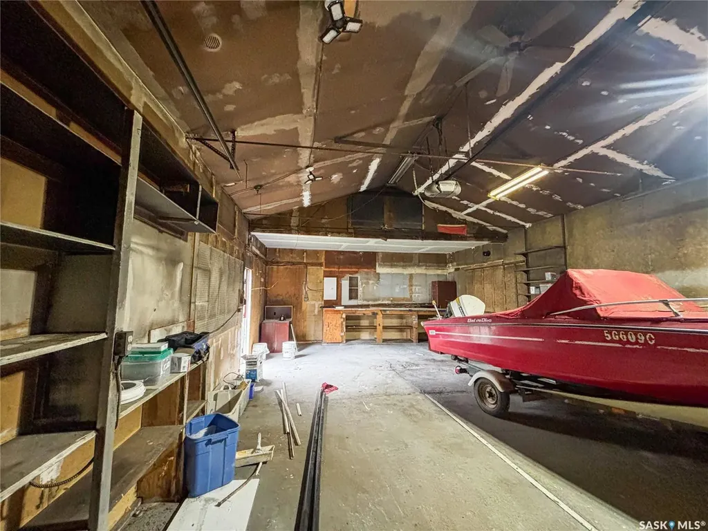 1306 B Avenue N Saskatoon SK S7L 1G5