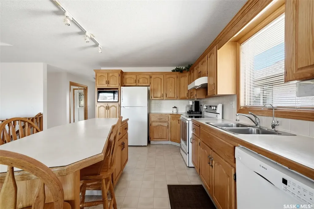 2927 Wimbledon Drive Regina SK S4V 2Y2