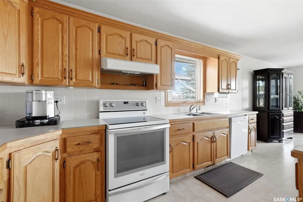 2927 Wimbledon Drive Regina SK S4V 2Y2