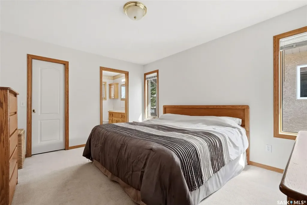2927 Wimbledon Drive Regina SK S4V 2Y2