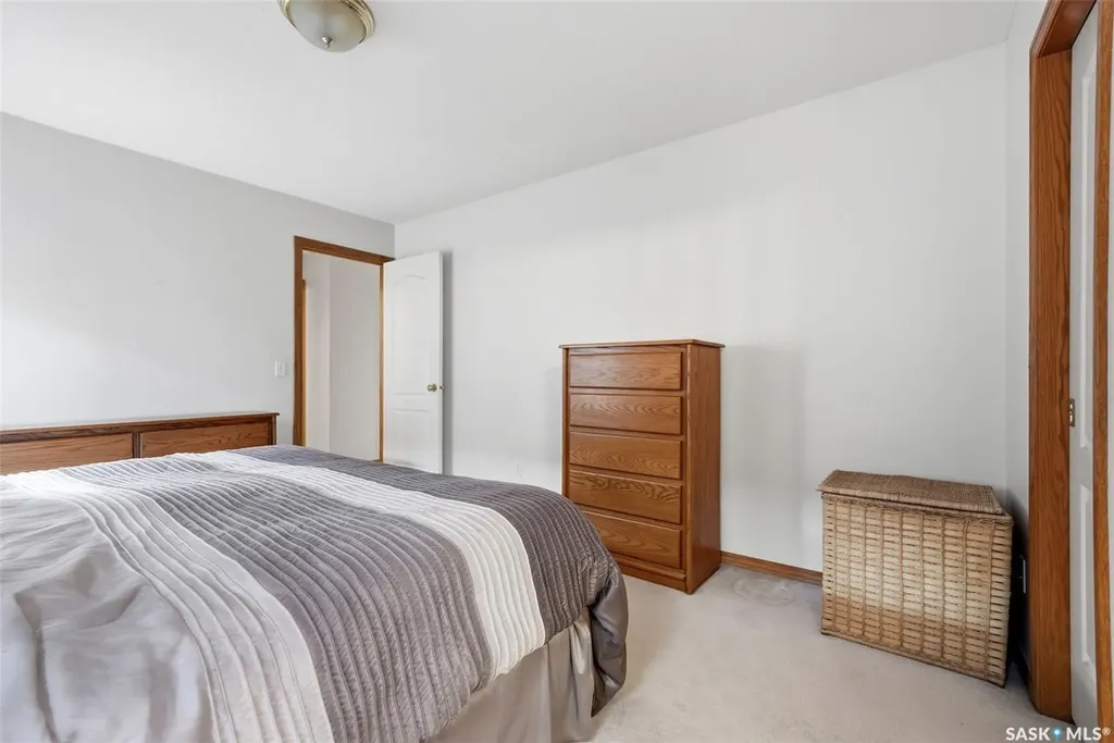 2927 Wimbledon Drive Regina SK S4V 2Y2