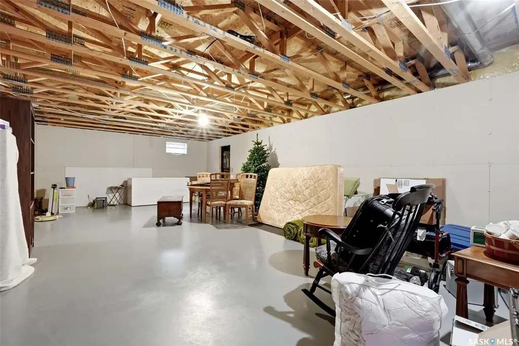 2927 Wimbledon Drive Regina SK S4V 2Y2