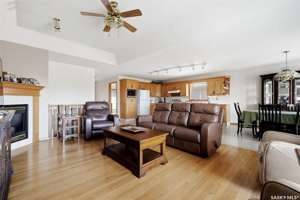2927 Wimbledon Drive Regina SK S4V 2Y2