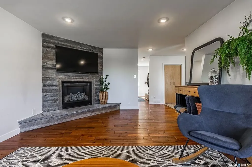 1925 Pembina Avenue Saskatoon SK S7K 1C4