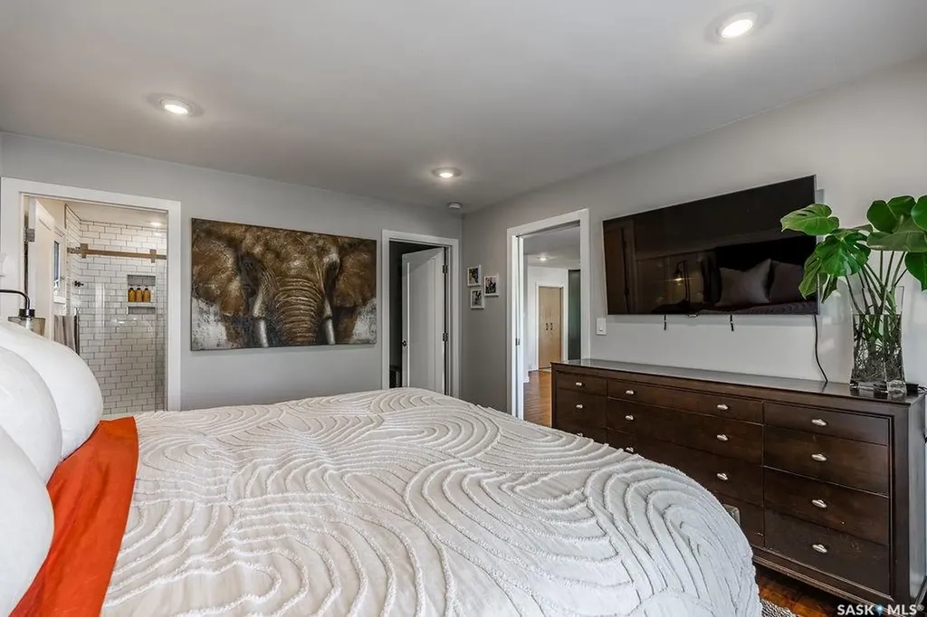 1925 Pembina Avenue Saskatoon SK S7K 1C4