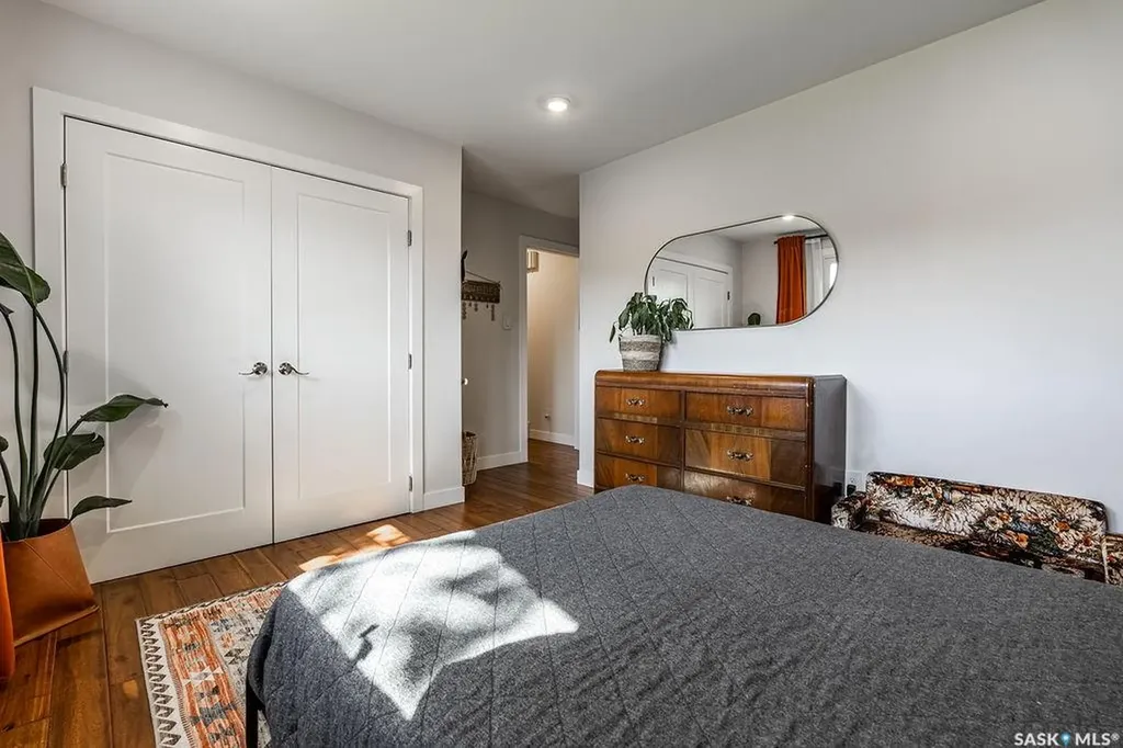 1925 Pembina Avenue Saskatoon SK S7K 1C4
