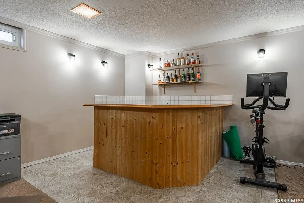 1925 Pembina Avenue Saskatoon SK S7K 1C4