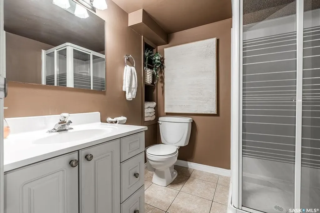 1925 Pembina Avenue Saskatoon SK S7K 1C4