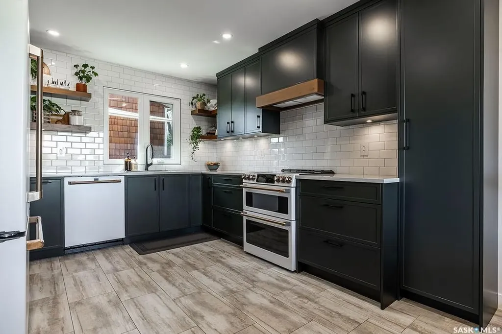 1925 Pembina Avenue Saskatoon SK S7K 1C4