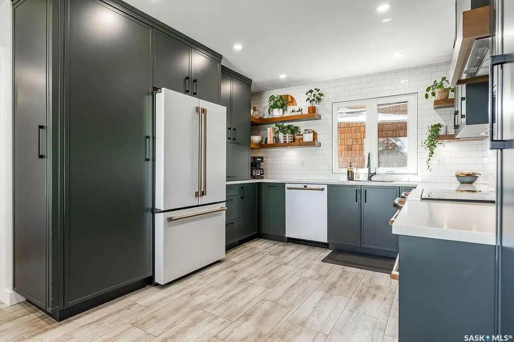 1925 Pembina Avenue Saskatoon SK S7K 1C4