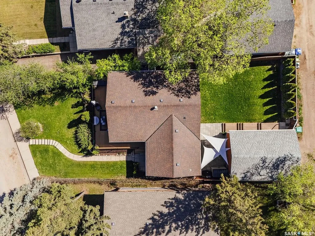 1925 Pembina Avenue Saskatoon SK S7K 1C4