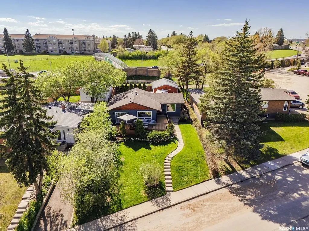 1925 Pembina Avenue Saskatoon SK S7K 1C4