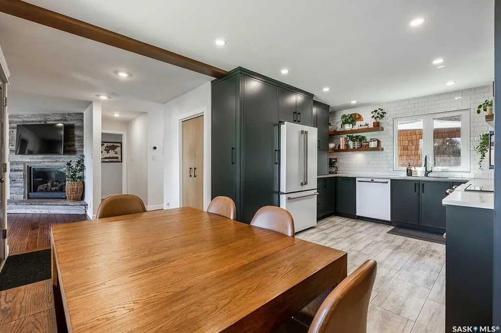 1925 Pembina Avenue Saskatoon SK S7K 1C4