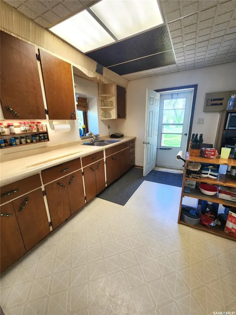 203 Belfast Street North Portal SK S0C 1W0