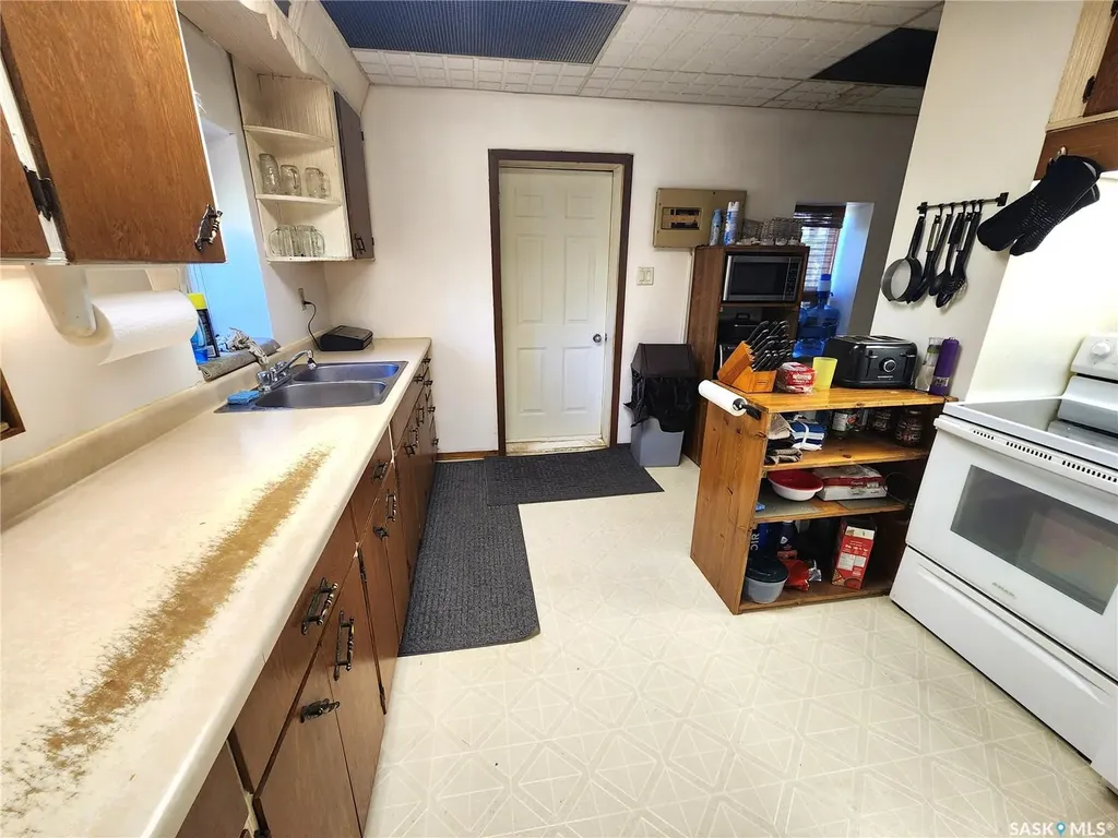 203 Belfast Street North Portal SK S0C 1W0