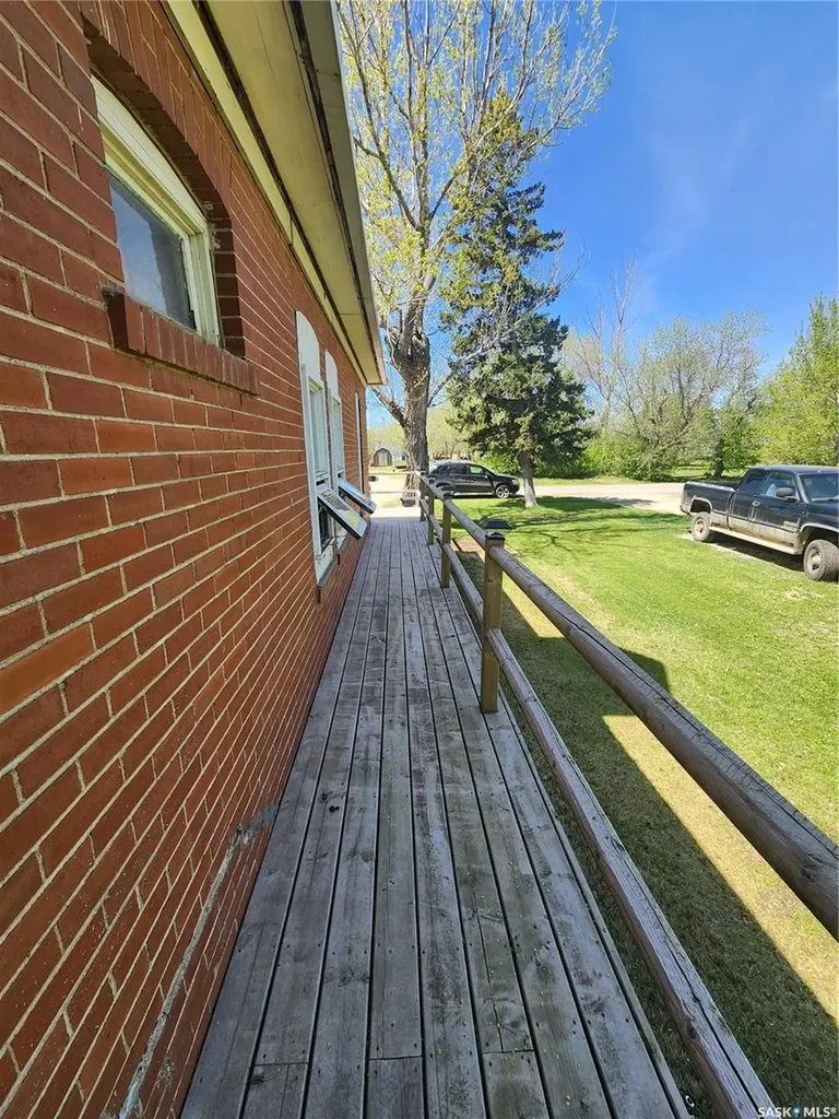 203 Belfast Street North Portal SK S0C 1W0