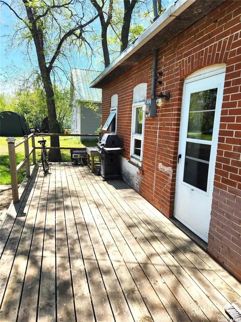 203 Belfast Street North Portal SK S0C 1W0