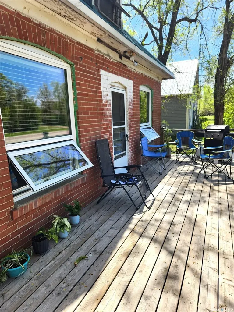 203 Belfast Street North Portal SK S0C 1W0