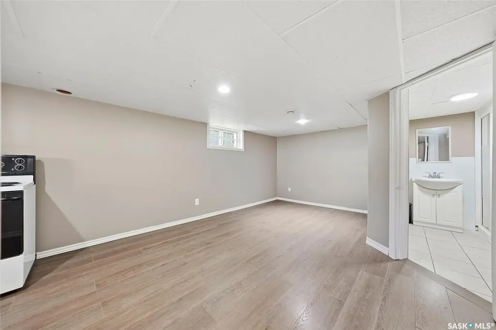 1917 Lorne Avenue Saskatoon SK S7J 0R2