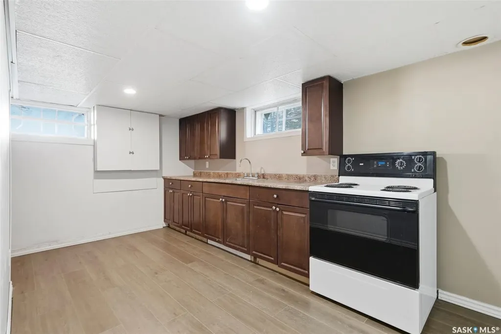 1917 Lorne Avenue Saskatoon SK S7J 0R2
