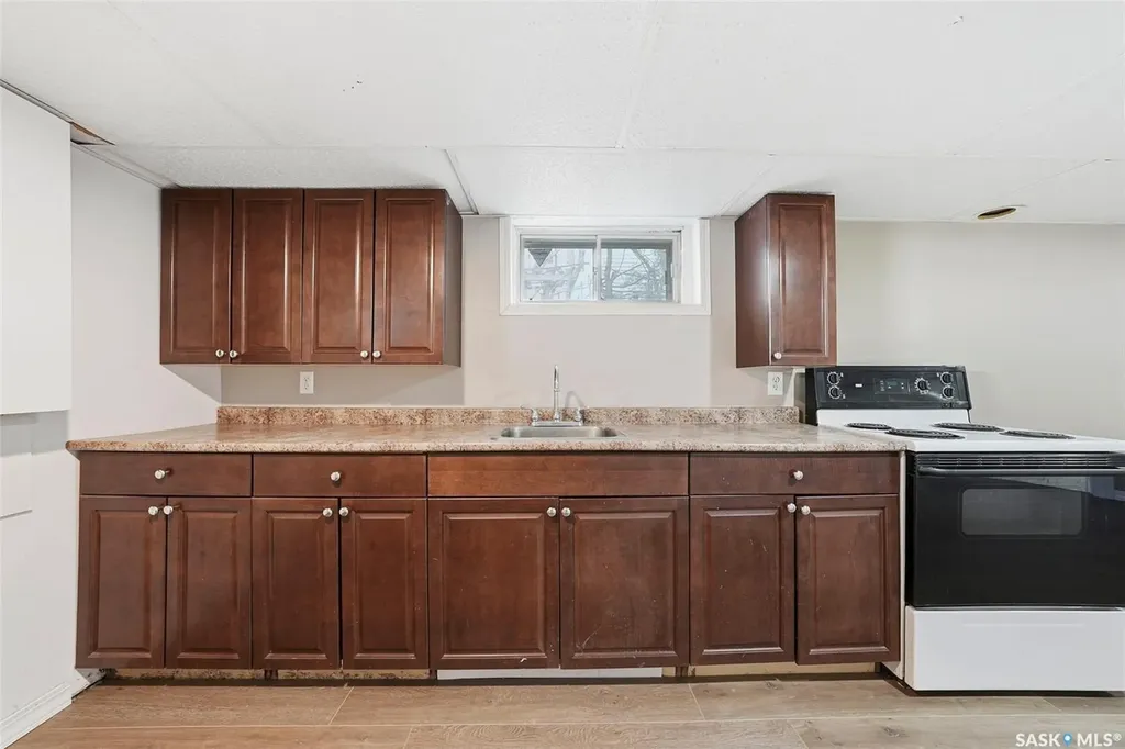 1917 Lorne Avenue Saskatoon SK S7J 0R2
