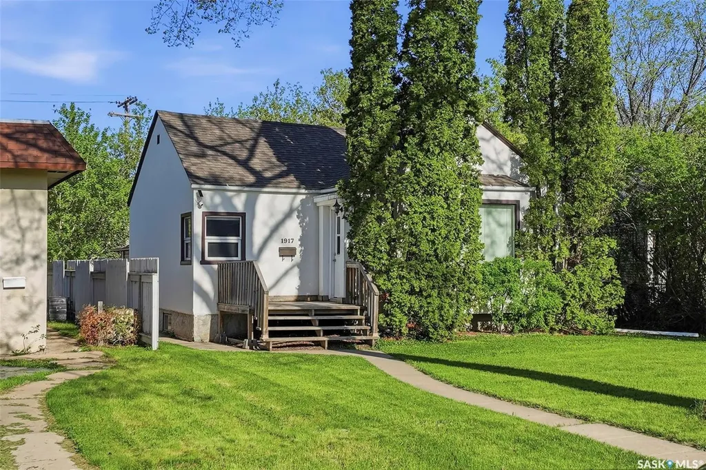 1917 Lorne Avenue Saskatoon SK S7J 0R2