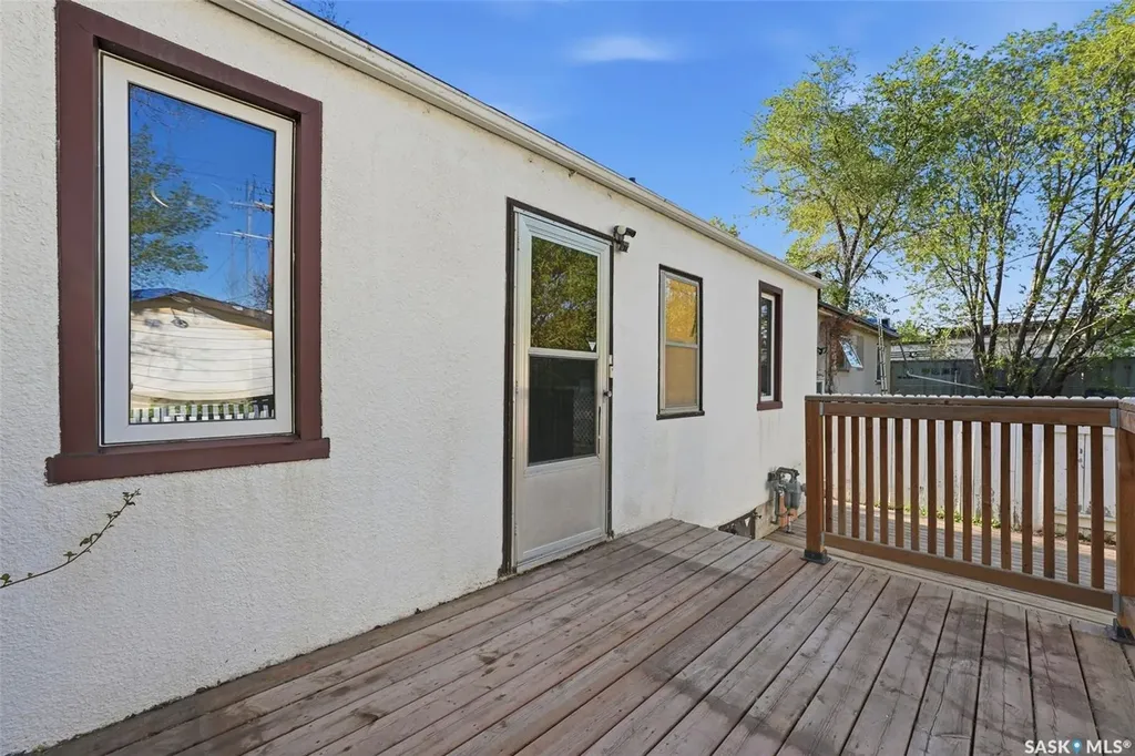 1917 Lorne Avenue Saskatoon SK S7J 0R2