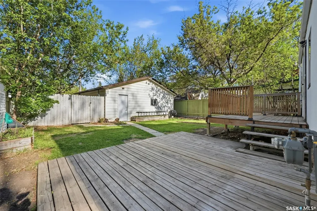 1917 Lorne Avenue Saskatoon SK S7J 0R2