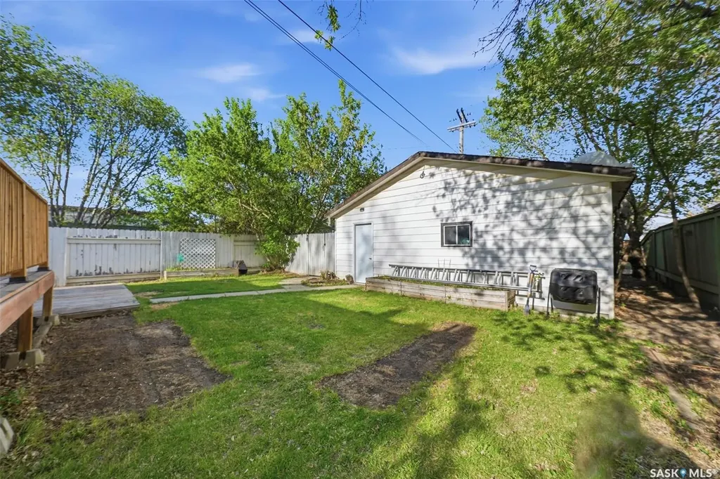 1917 Lorne Avenue Saskatoon SK S7J 0R2