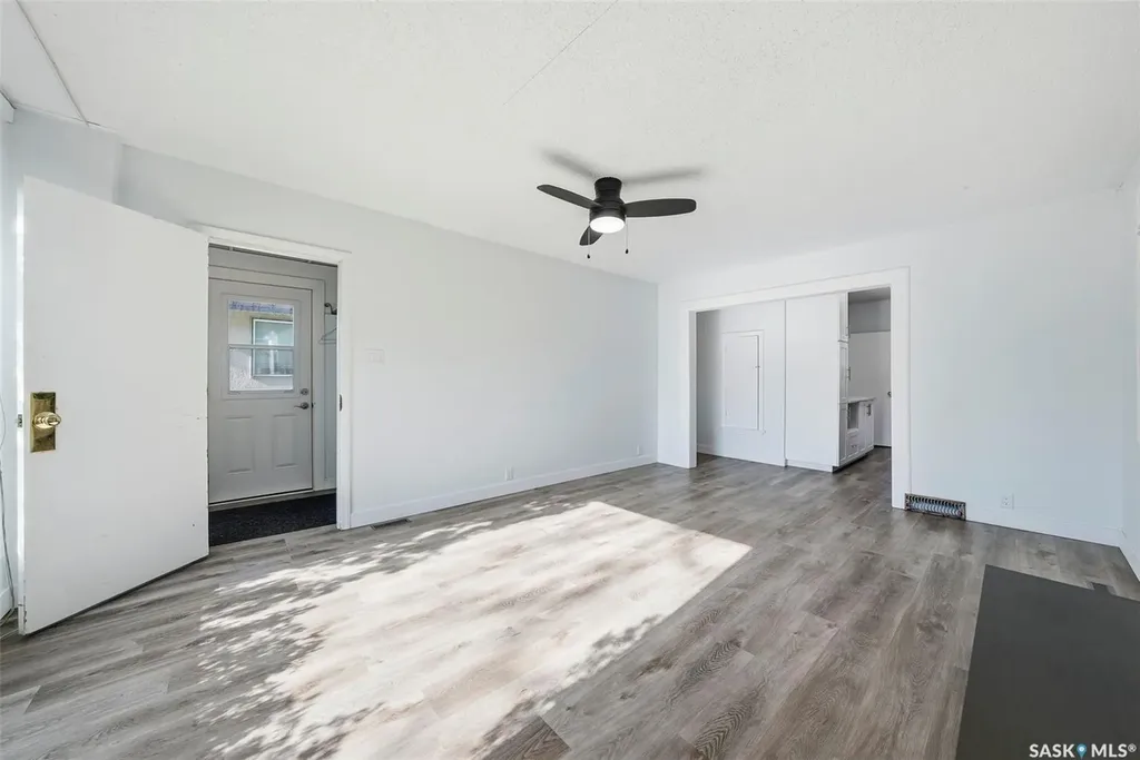 1917 Lorne Avenue Saskatoon SK S7J 0R2