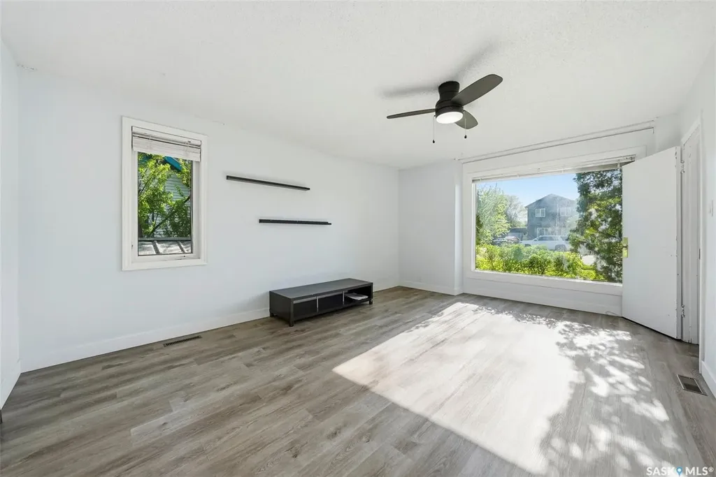 1917 Lorne Avenue Saskatoon SK S7J 0R2
