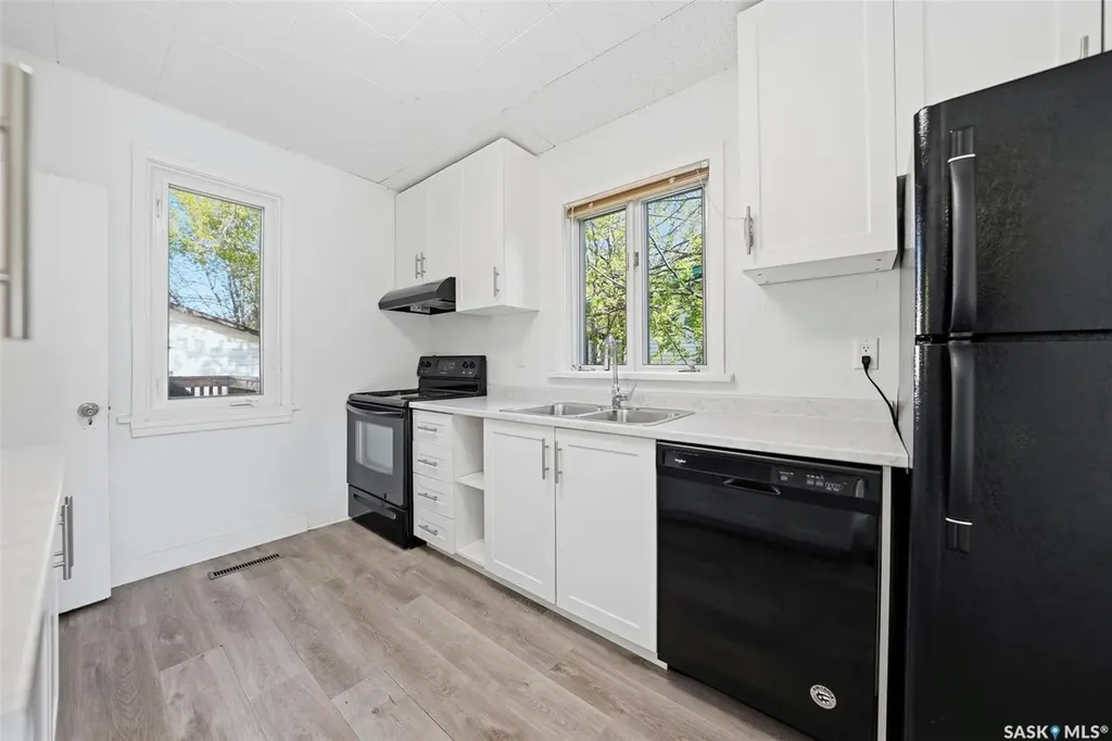 1917 Lorne Avenue Saskatoon SK S7J 0R2