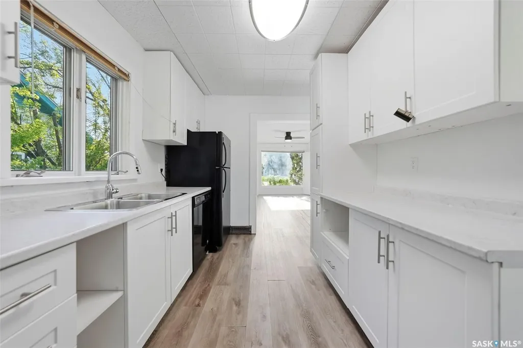 1917 Lorne Avenue Saskatoon SK S7J 0R2