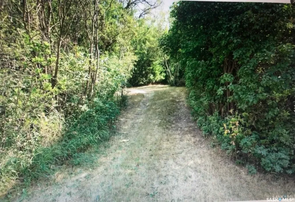 121 4th Avenue Regina Beach SK S0G 4C0
