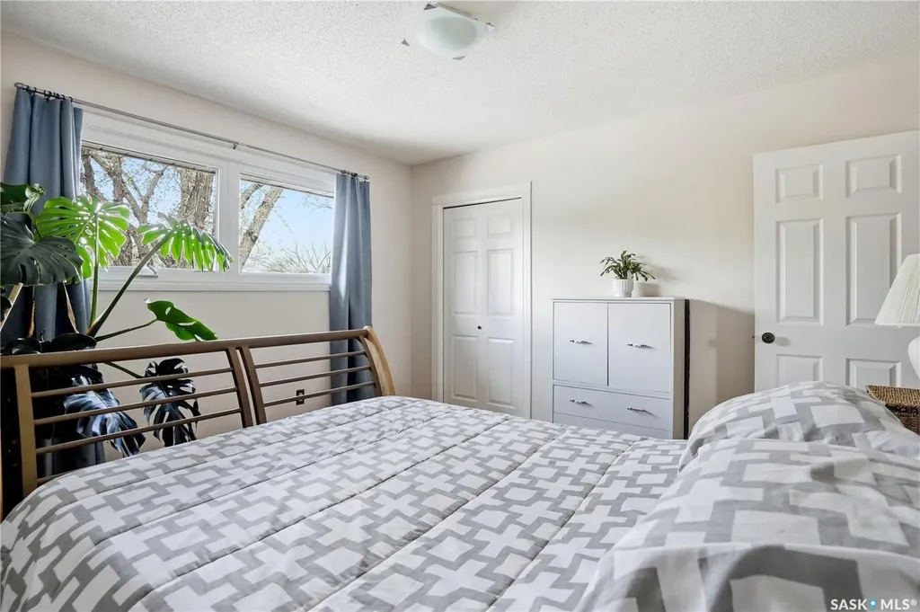 1456 Shannon Road Regina SK S4S 5L5