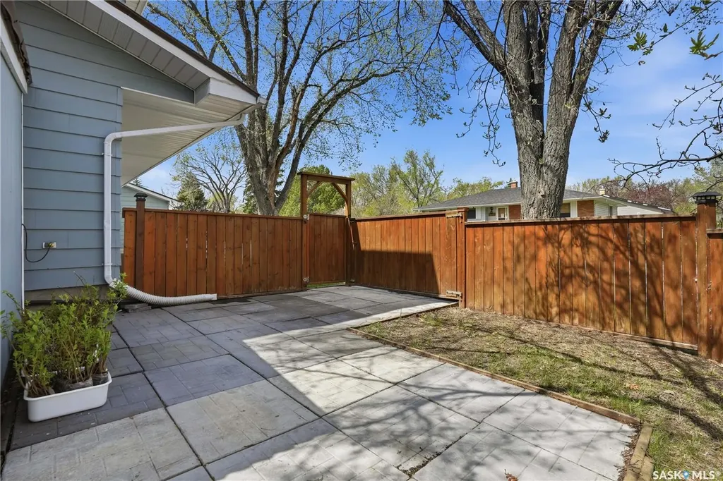 1456 Shannon Road Regina SK S4S 5L5