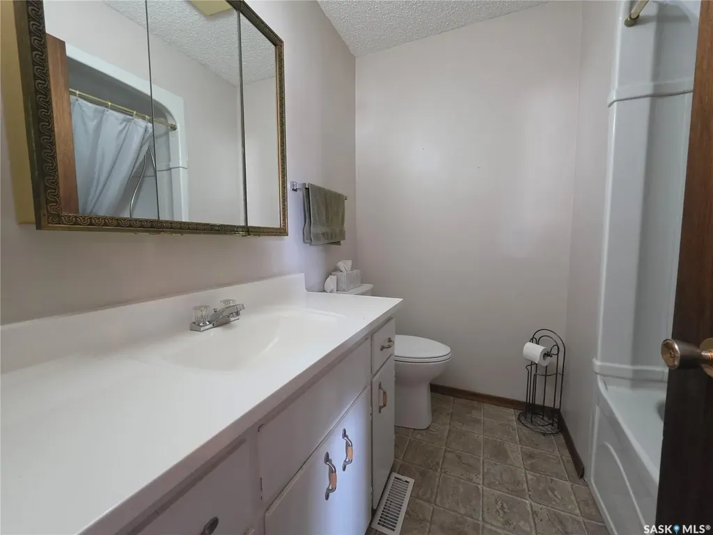 613 2nd Street W Meadow Lake SK S9X 1E6