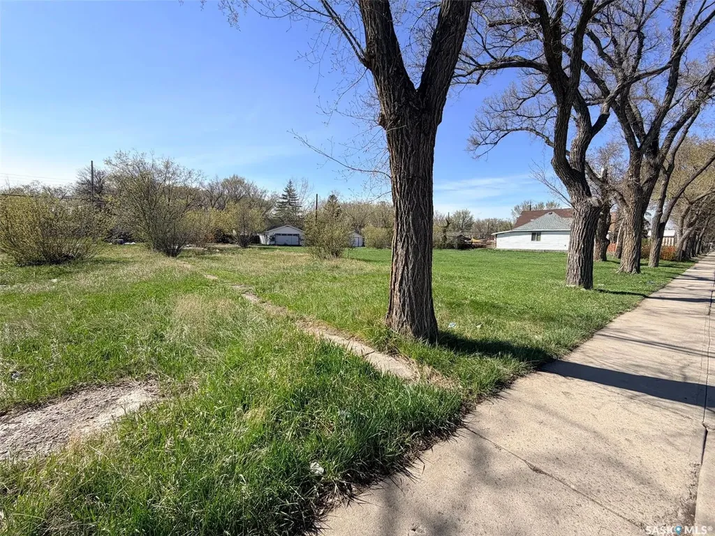 1272 Retallack Street Regina SK S4T 2H7