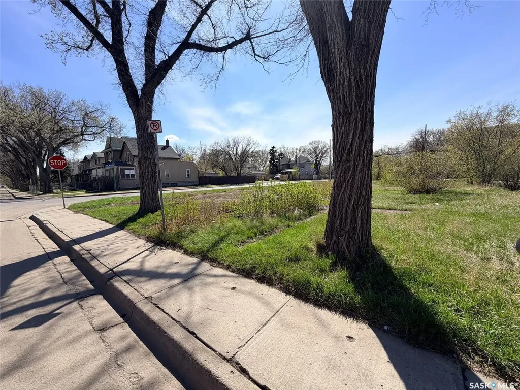 1272 Retallack Street Regina SK S4T 2H7
