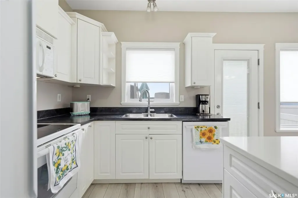 320 3rd Street Osler SK S0K 3A0