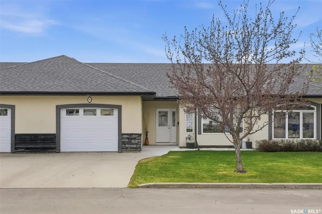 320 3rd Street Osler SK S0K 3A0
