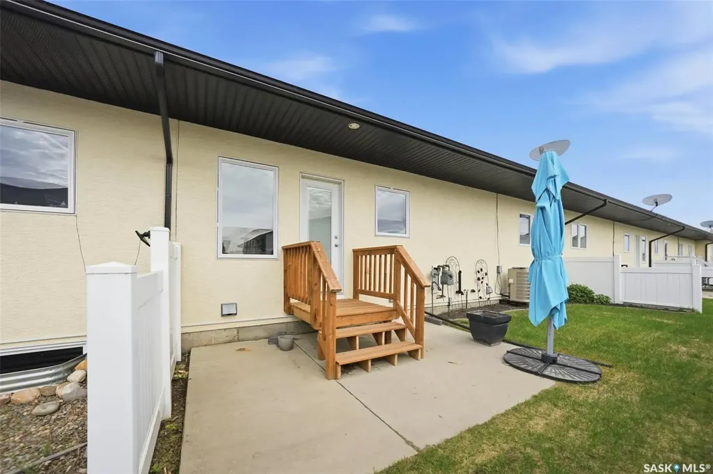 320 3rd Street Osler SK S0K 3A0