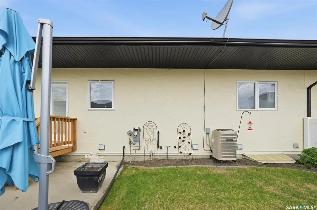 320 3rd Street Osler SK S0K 3A0