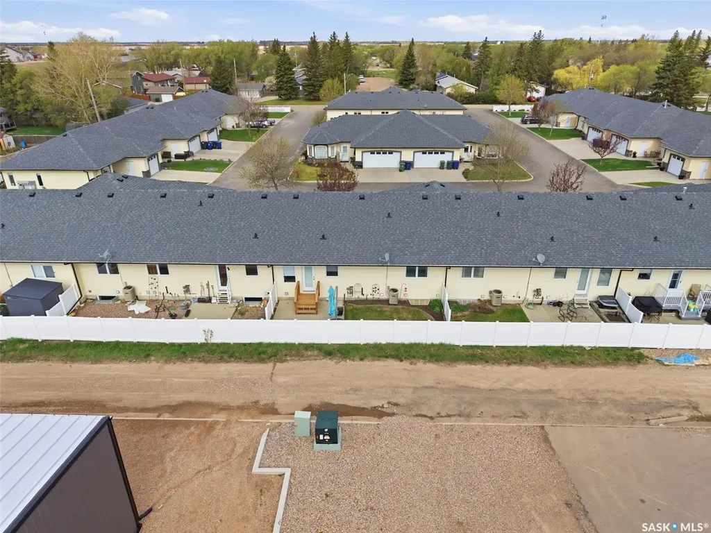 320 3rd Street Osler SK S0K 3A0