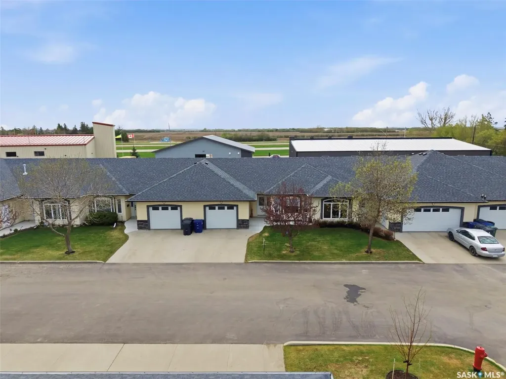 320 3rd Street Osler SK S0K 3A0