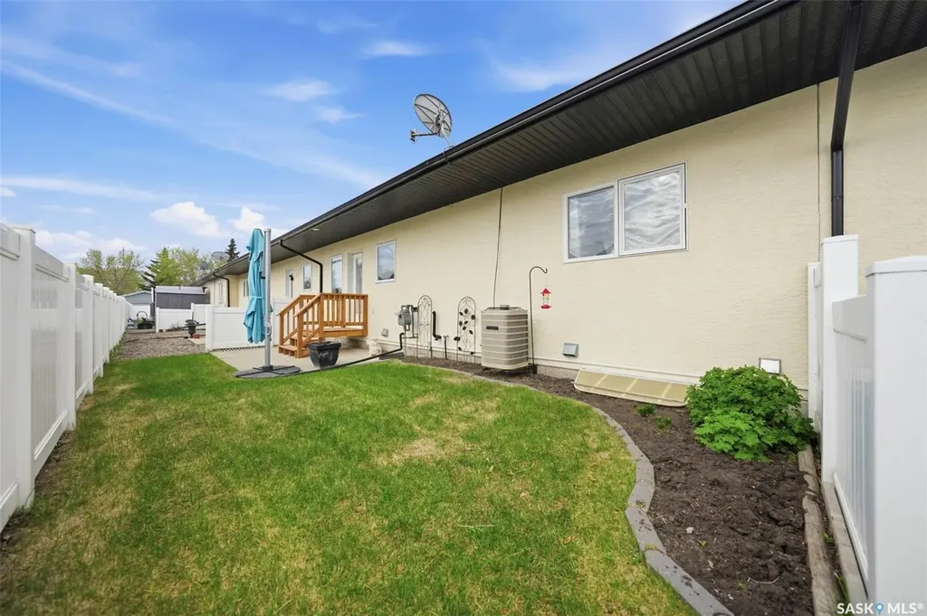 320 3rd Street Osler SK S0K 3A0