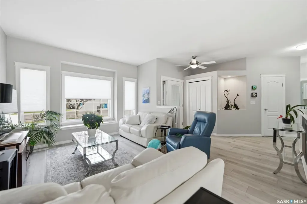 320 3rd Street Osler SK S0K 3A0